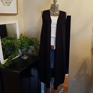 ☆Lularoe☆ Hard to find long vest in black! Size S